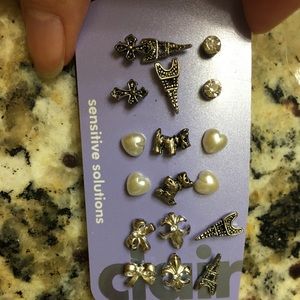 2 Packs of Earrings